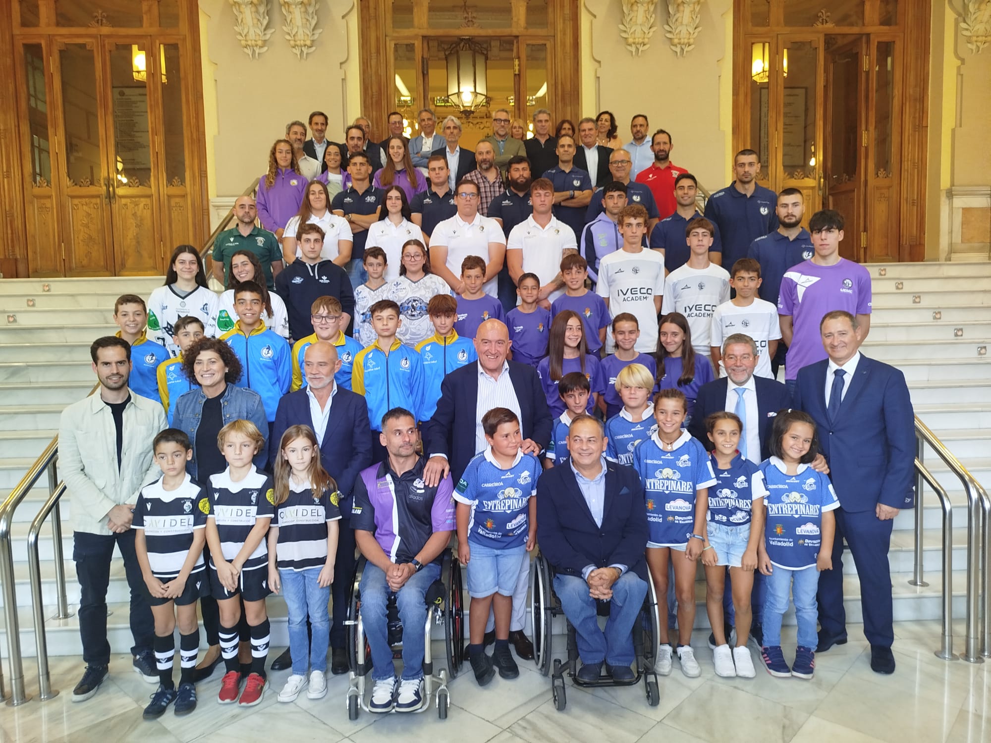 El Ayuntamiento presenta entre los empresarios a Conexión Deporte Valladolid y la implica en su vertiente más solidaria